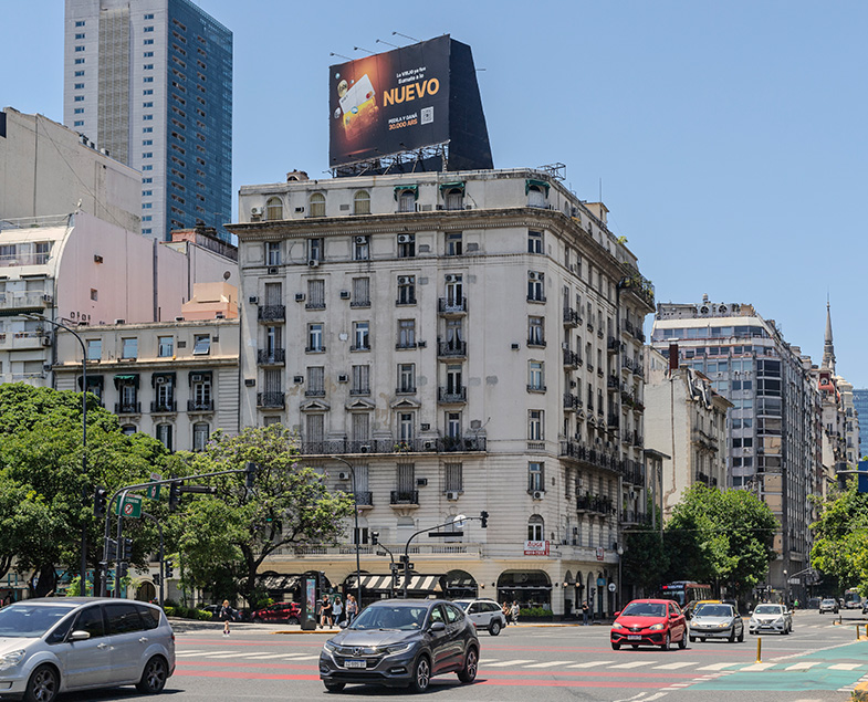 av_9_de_julio_y_av_cordoba_carlos_pellegrini_807_cartel_simple_faz_big